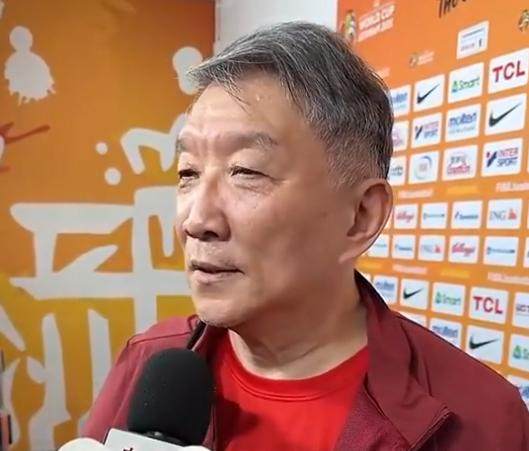 乐鱼平台宫鲁鸣回应李月汝缺席世界杯：内线实力减了不少分