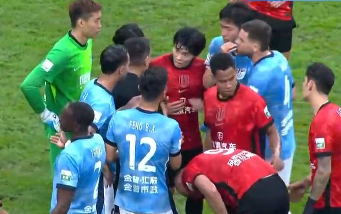 乐鱼平台中超天王山争议判罚!费利佩造点失点,斯坦丘暴怒,媒体人开炮